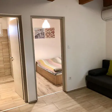 Lena Vendeghaz Guest house *